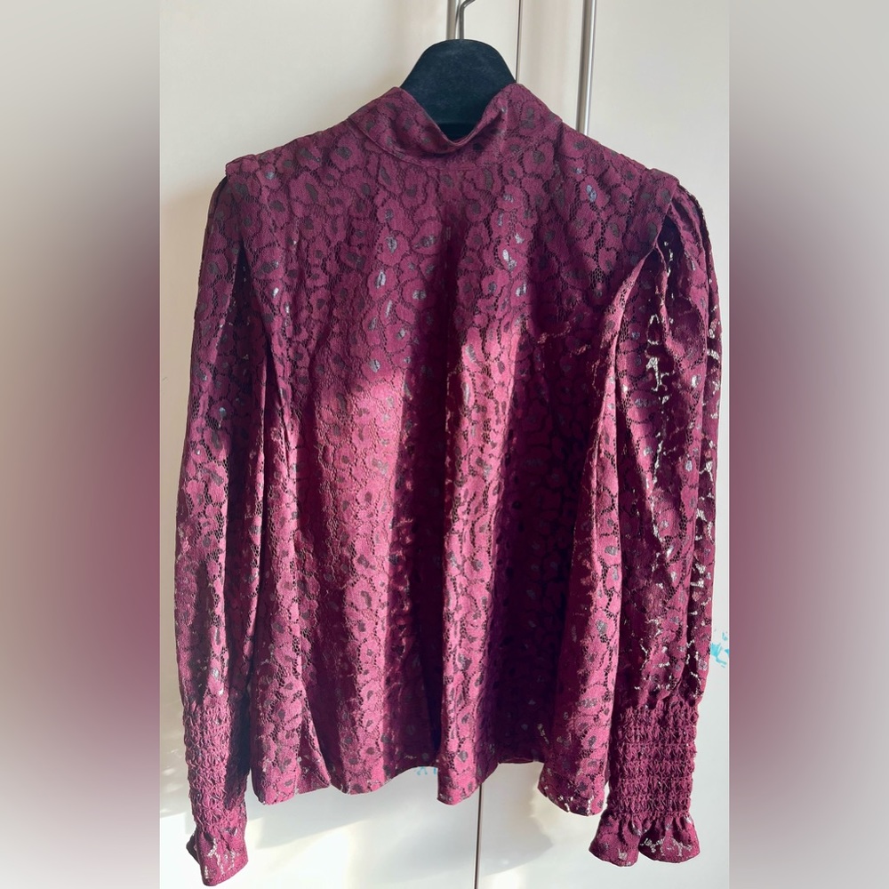 Ann Taylor burgundy lace top, Size S